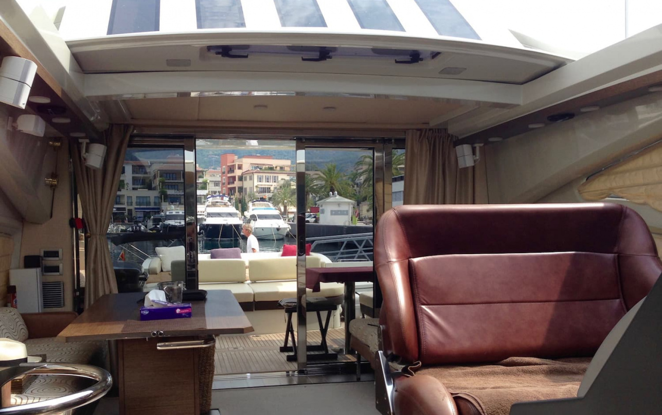 Яхта Azimut 68S