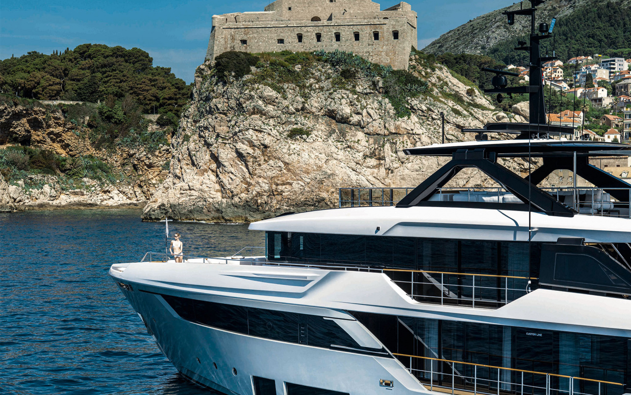 Яхта Custom Line Navetta 38 фото 1.12