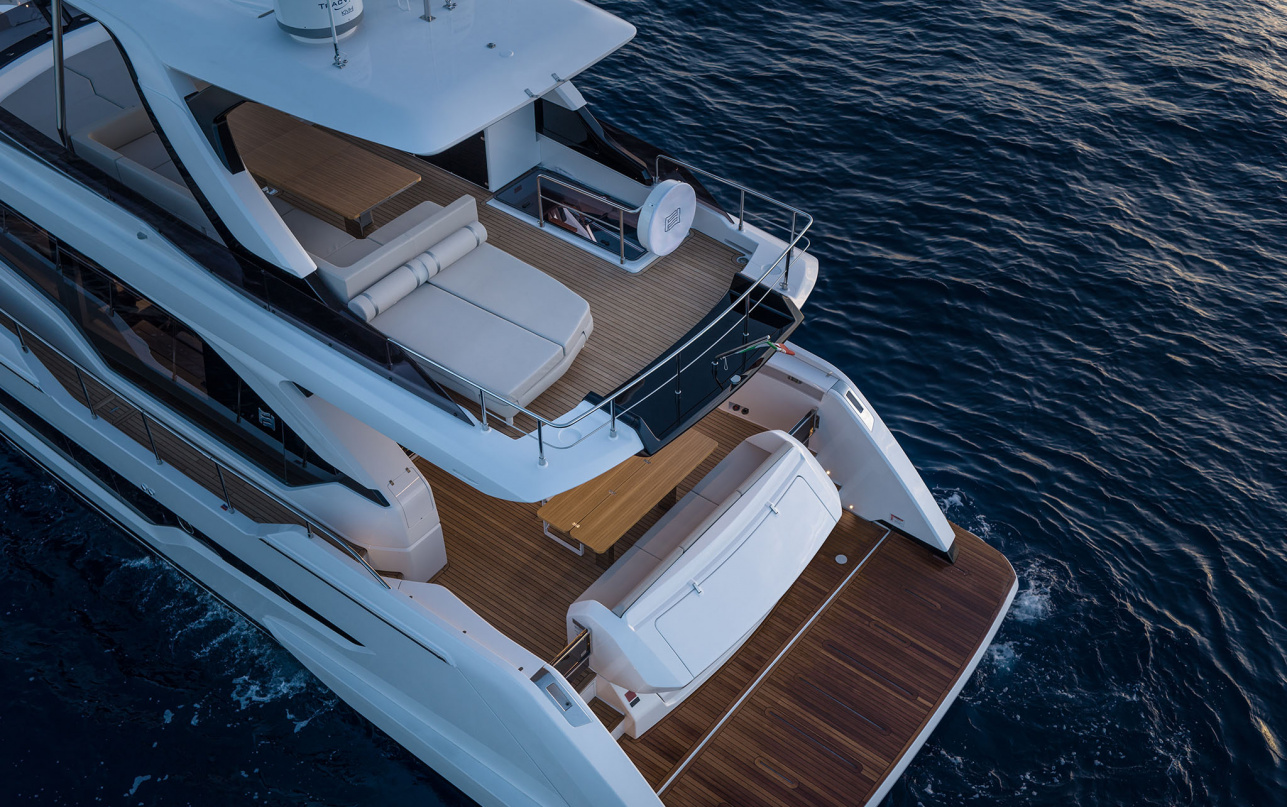 Яхта Ferretti Yachts 670 фото 1.7