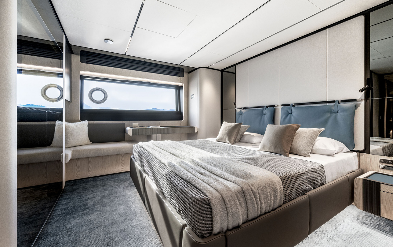 Яхта Ferretti Yachts INFYNITO 80 New фото 2.1