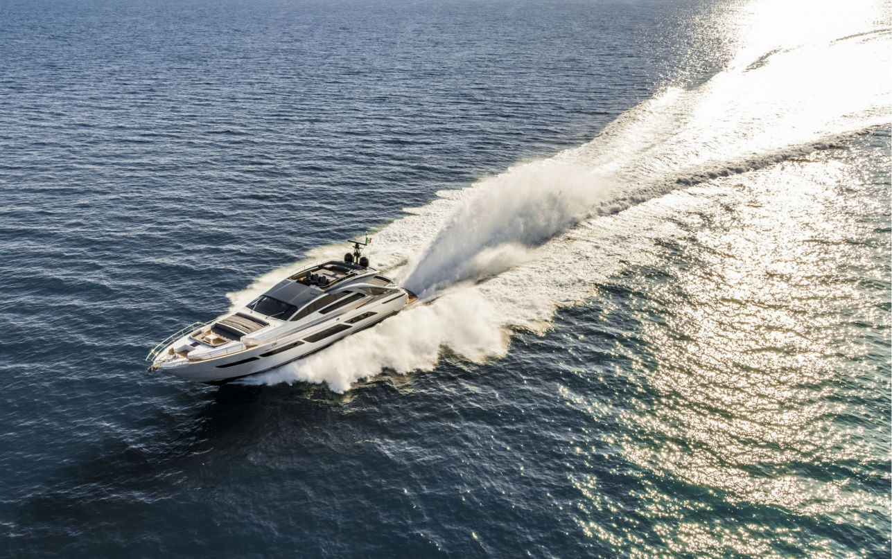 Яхта Pershing 9x фото 1.30