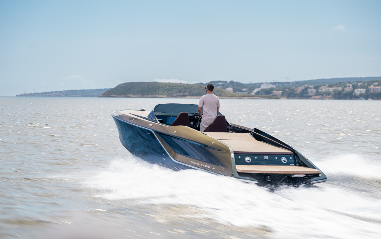 Катер Frauscher Frauscher x Porsche 850 Fantom фото 2.10