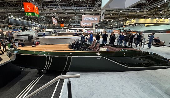 Frauscher x Porsche 850 Fantom 