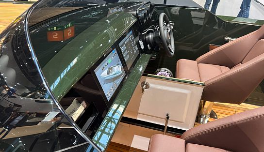 Frauscher x Porsche 850 Fantom 