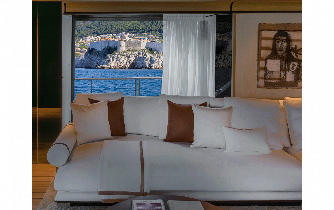 Яхта Custom Line Navetta 38 фото 2.5