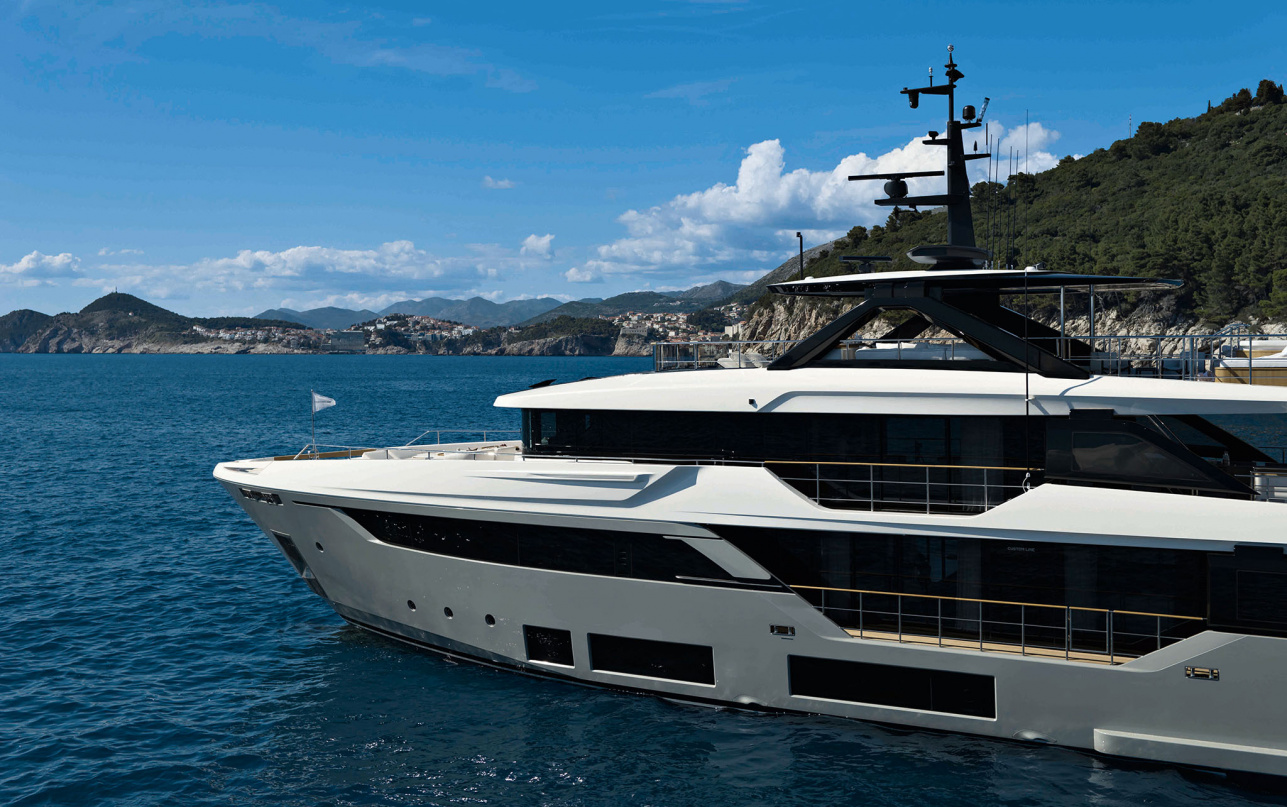 Яхта Custom Line Navetta 38 фото 1.13