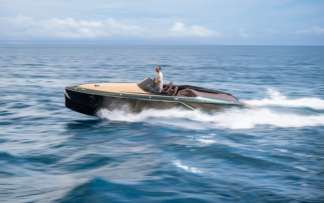 Катер Frauscher Frauscher x Porsche 850 Fantom фото 2.18